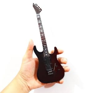 Guitarra a Escala Beatles 41 John Lennon Guitar25cm MRA Craft - Image 4