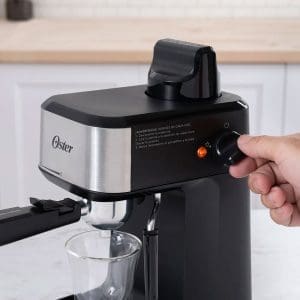 Cafetera de Vapor 4 tazas BVSTEM3300-013 Oster - Image 7